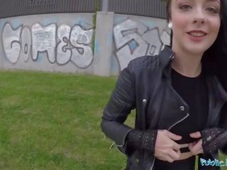 Öffentlich agent alessa wilde wird creampied draußen