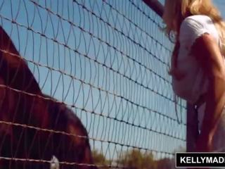 Kelly madison horsin sa paligid