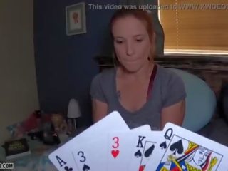 Στριπτίζ πόκερ με μαμά - λαμπερός/ή putz βίντεο